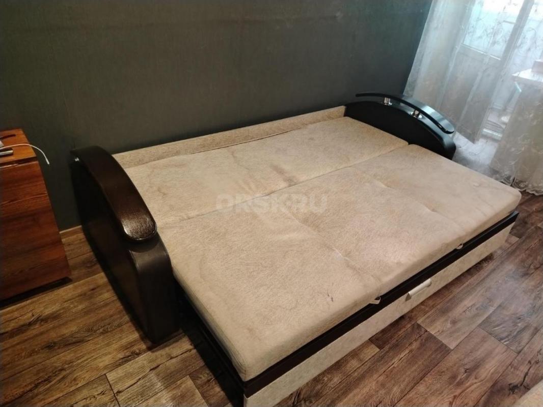 Продам диван, в хорошем состоянии, удобный, большой 200×220,рельному покупателю скинем цену на химчи - Орск