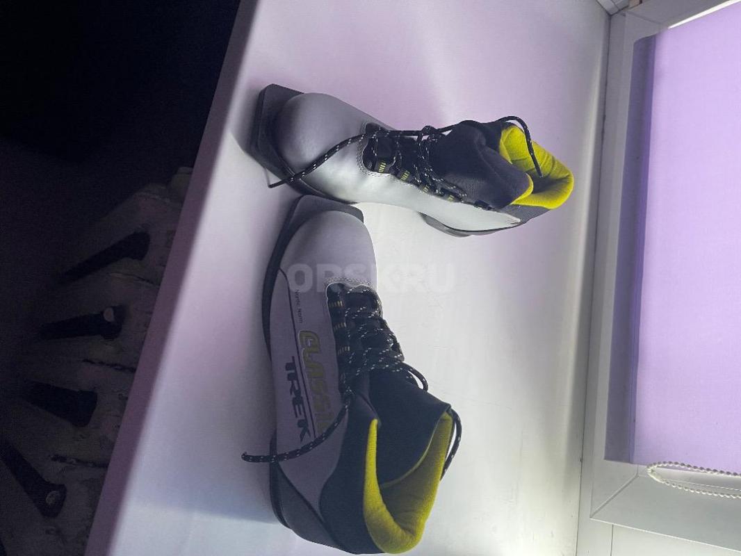 Продам женские лыжные ботинки 40 размера, почти новые - Орск