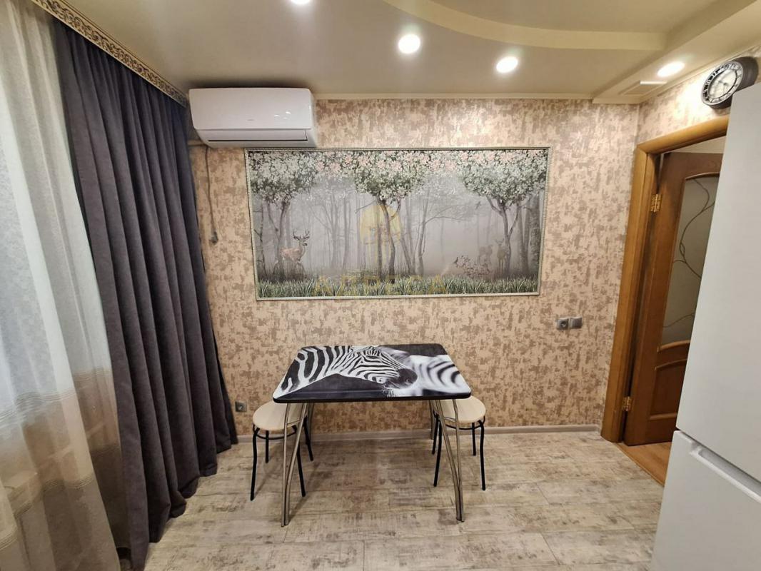 ПРЕДЛАГАЕМ ВАШЕМУ ВНИМАНИЮ ПРОСТОРНУЮ И УЮТНУЮ ДВУХКОМНАТНУЮ КВАРТИРУ! - Оренбург