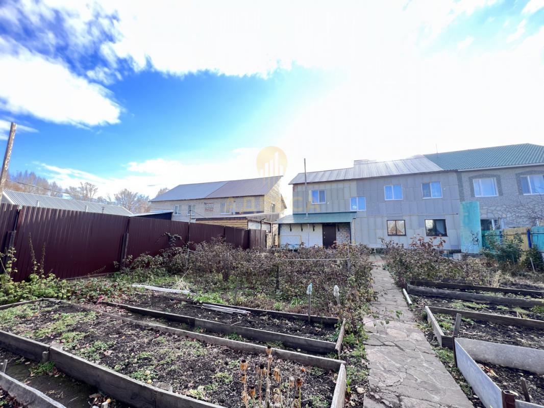 Продаётся 2-х этажный дом с земельным участком площадью 9 соток. - Кувандык