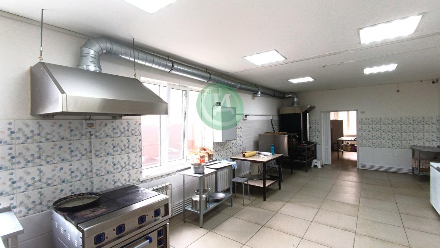 Продам магазин-пекарню в Адамовке на улице Советская д.97. - Адамовка