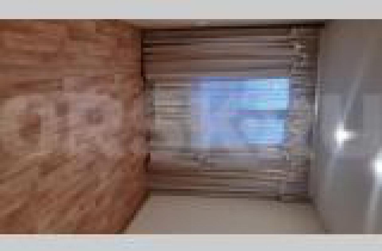 Продам в центре города трехкомнатную квартиру площадью 58,20 квадратных метра. - Орск