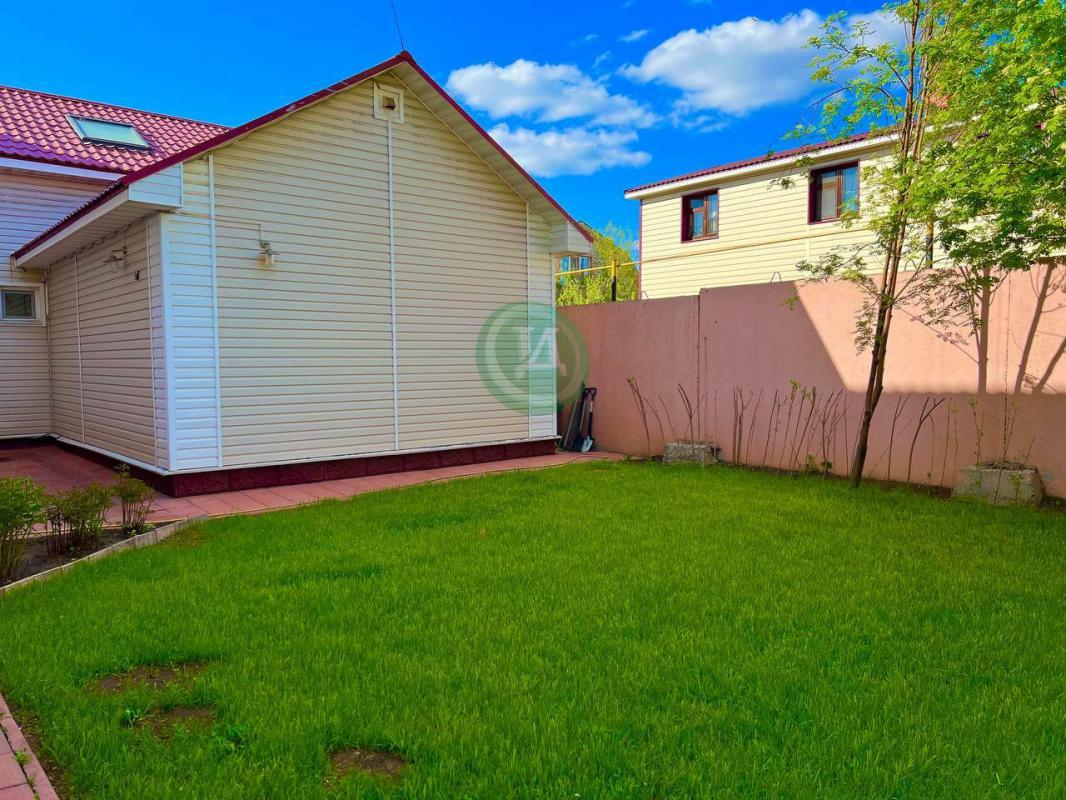 Продам 2-этажный кирпичный утепленный дом 363,7 кв. - Орск