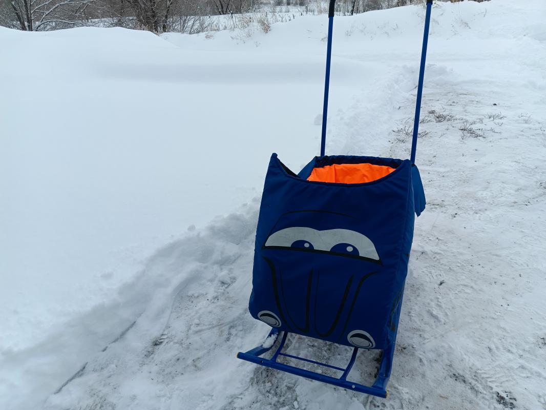 Продам абсолютно новые детские санки с теплым чехлом - Новотроицк
