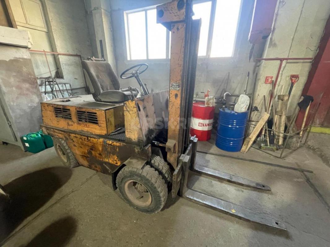 Продам автопогрузчик Balkancar  Б/У  грузоподъемность 3,2т, высота подъема 1,8м, полностью исправен, - Бузулук