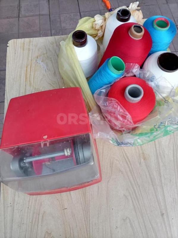 Продам прялку электрическую в рабочем состоянии с бабинами пряжи - Орск