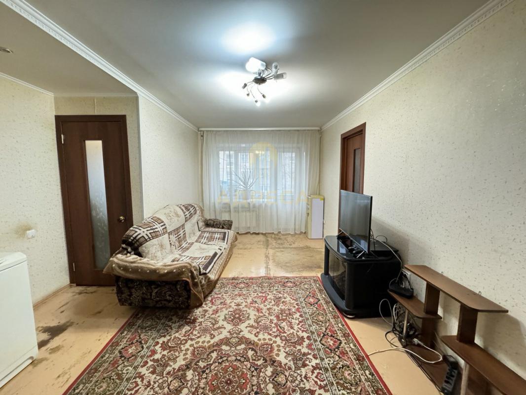 Продается двухкомнатная квартира , общей площадью 42,4 кв. - Оренбург