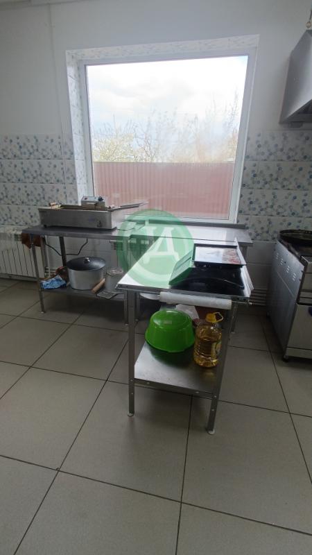 Сдам в аренду на длительный срок торговое помещение в Адамовке на улице Советская д.97. - Адамовка