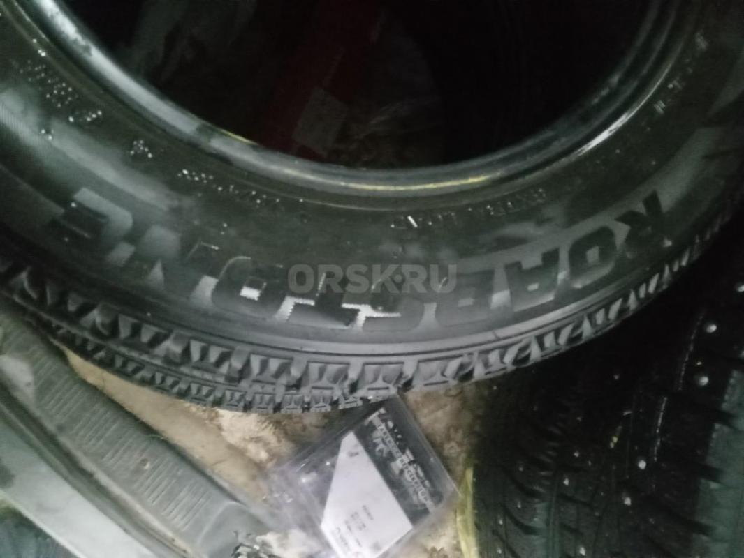 Зимняя резина в отличном состоянии 195 65 15,  так же есть кованные диски - Орск
