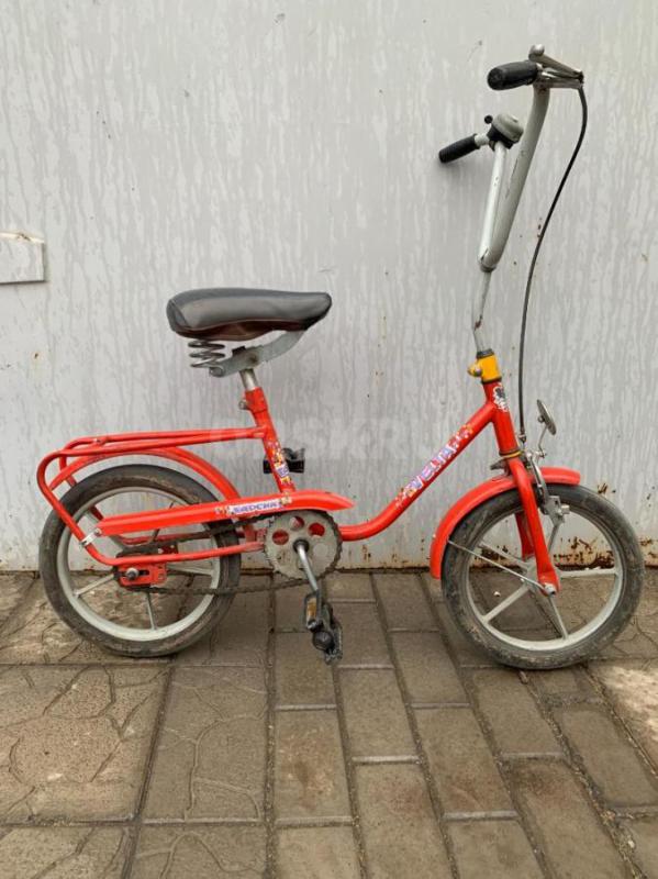 Продам новый детский трёхколёсный велосипед с защитным экраном от солнца, корзина для игрушек, защит - Орск