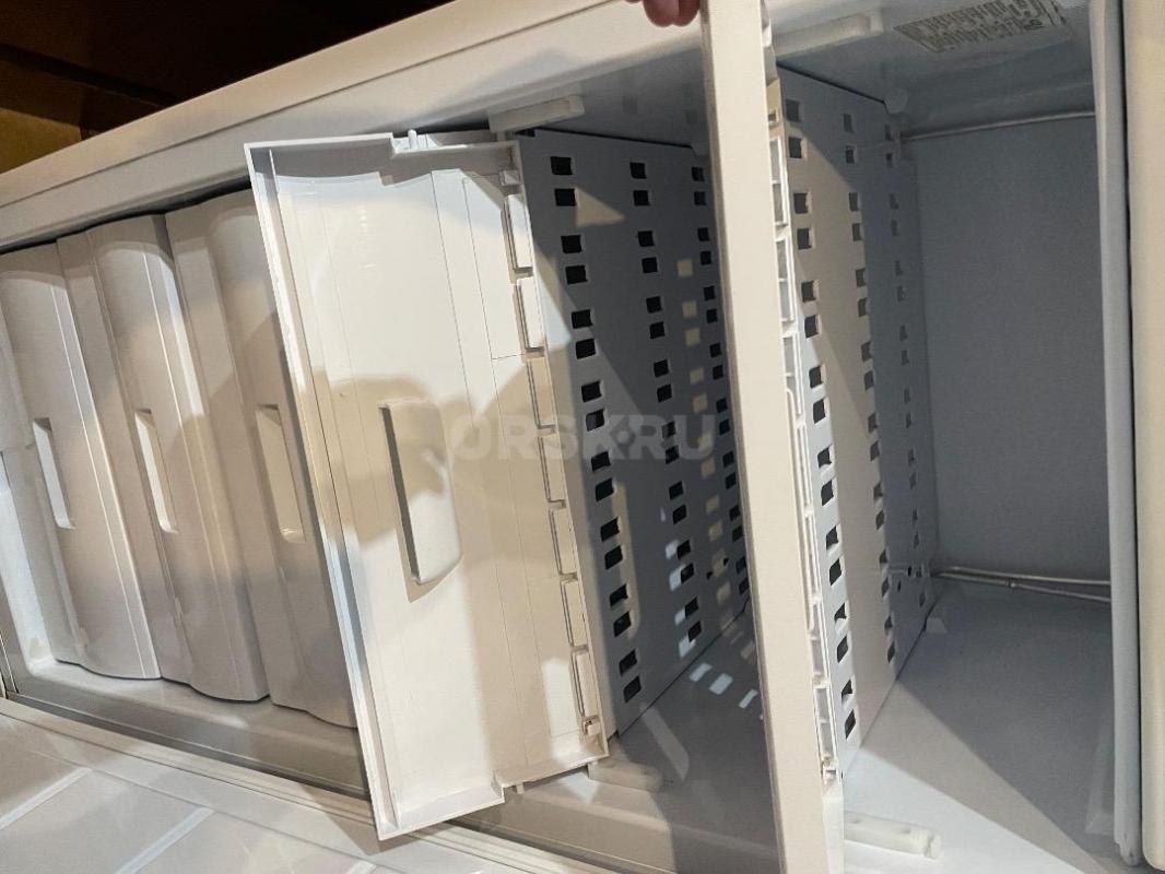 Продам вертикальную морозильную камеру. - Орск