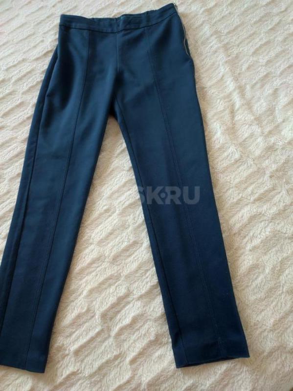 Брюки т.синие,размер S (42-44) в отличном состоянии. - Орск