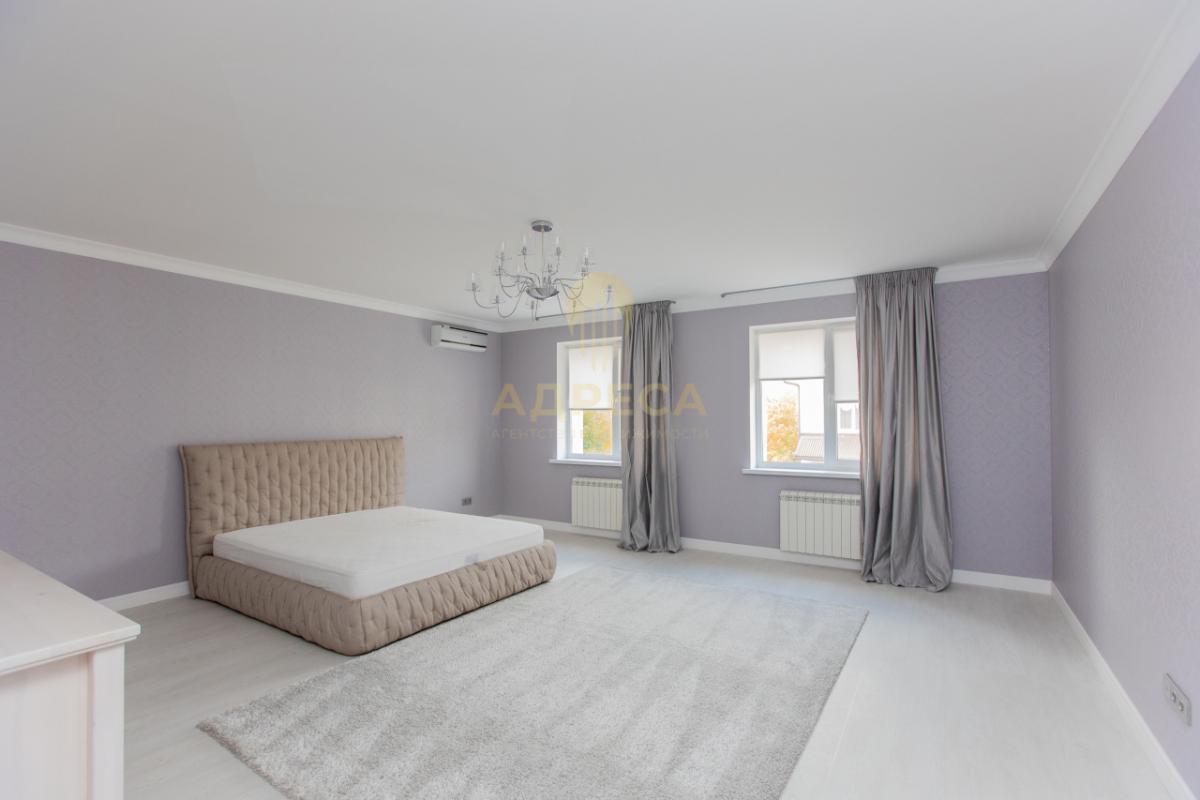 Продаётся просторный таунхаус в современном жилом комплексе &laquo;Крона&raquo;Предлагаем ст - Оренбург