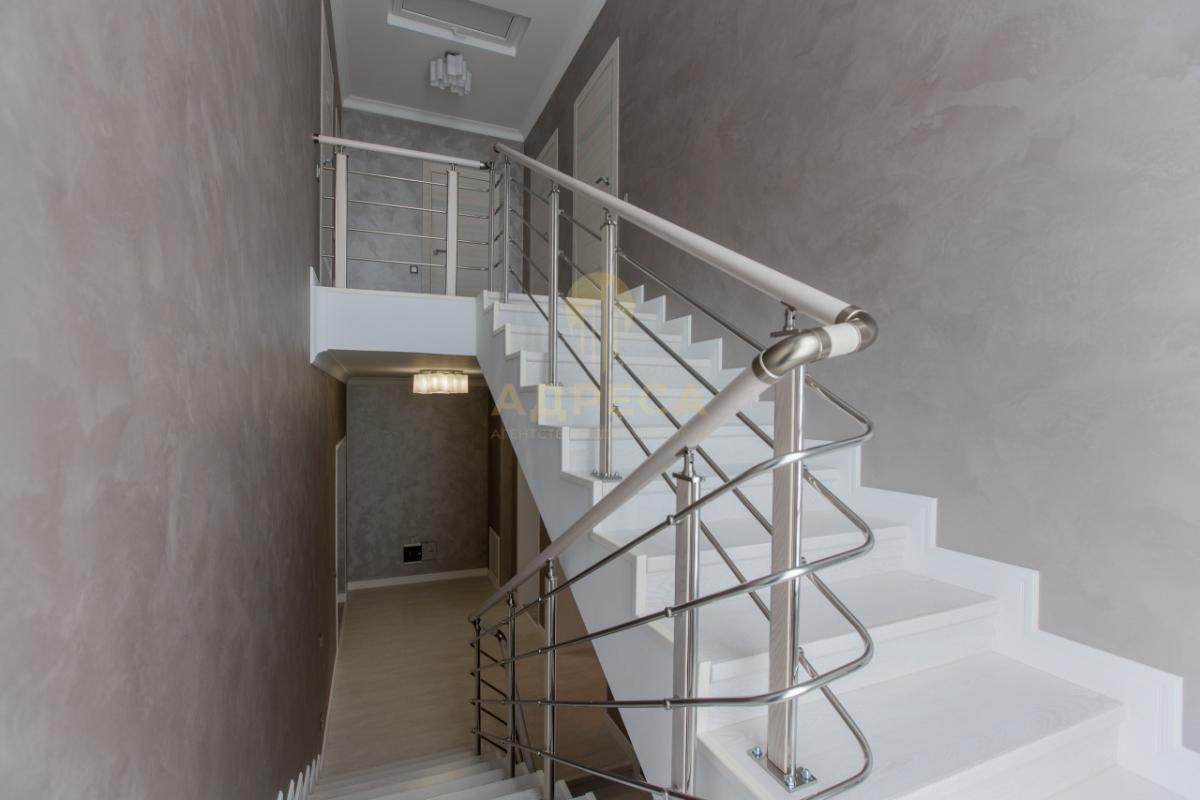 Продаётся просторный таунхаус в современном жилом комплексе &laquo;Крона&raquo;Предлагаем ст - Оренбург