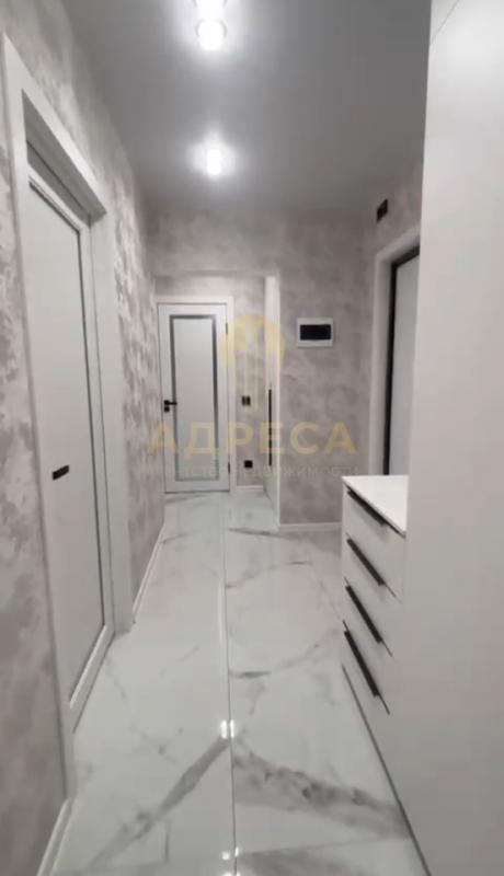 В продаже квартира как евро 3-ка, кухня-гостиная 17 кв м, 2 спальни, отдельно сан узел, отдельно гар - Оренбург