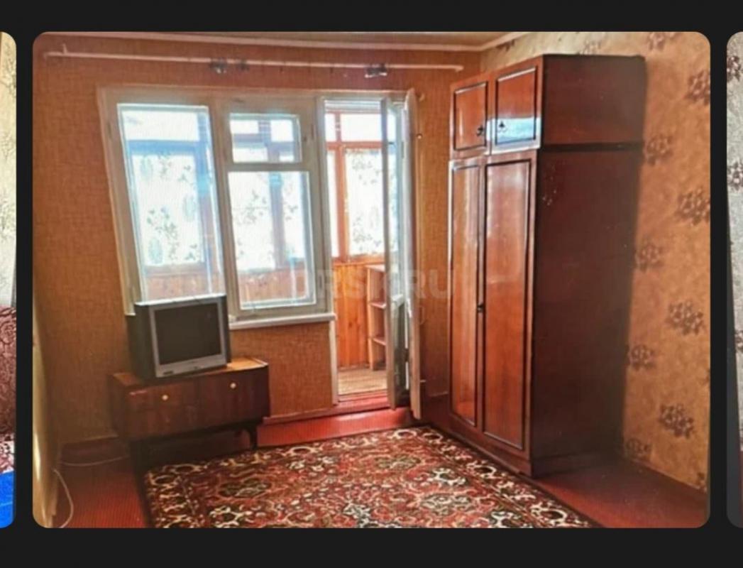 Продам 2-х комнатную квартиру, расположенную на 5-м этаже 5-ти этажного панельного дома по адресу: г - Новотроицк