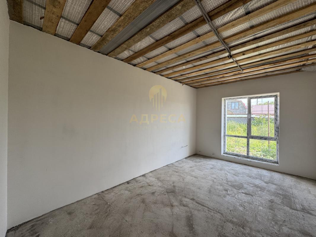 Предлaгaeм к продаже новый дoм с гаражом в мкр. - Оренбург