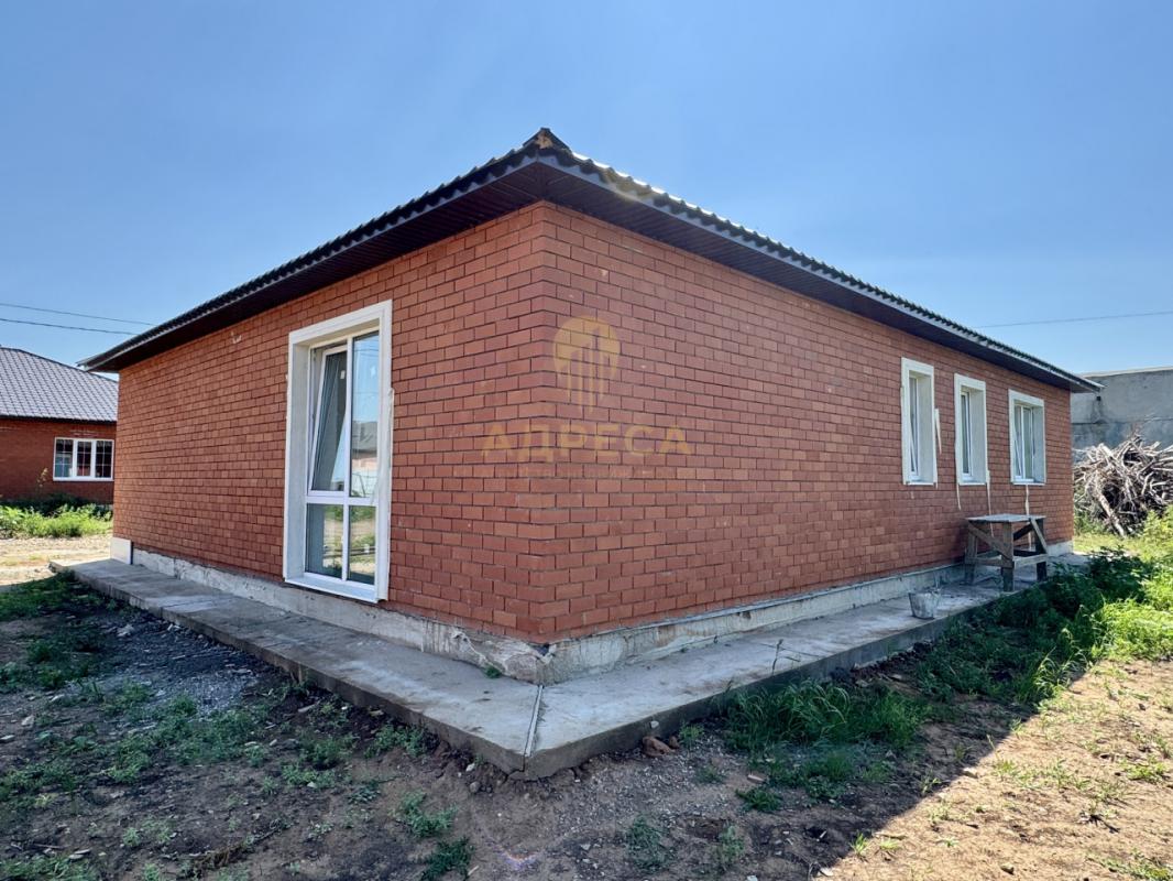 Предлaгaeм к продаже новый дoм в п. - Оренбург