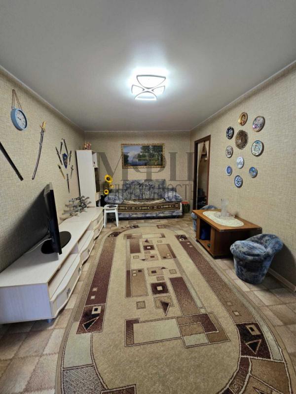 Продается отличная теплая квартира по адресу Шелухина 8 на 2 этаже. - Орск