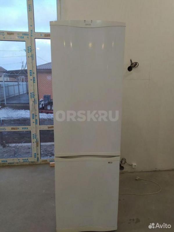Орск 121 большой 2 камерный 2х компрессорный работает и верх и низ хорошо без полочек, нужно помыть - Орск