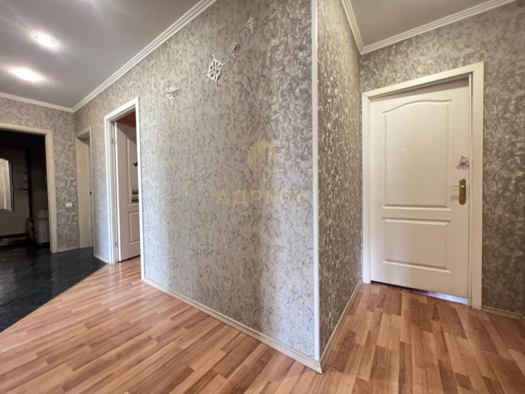 Продаётся просторная пятикомнатная квартира, общей площадью 105кв. - Оренбург