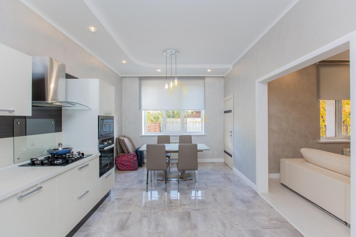 Продаётся просторный таунхаус в современном жилом комплексе &laquo;Крона&raquo;Предлагаем ст - Оренбург