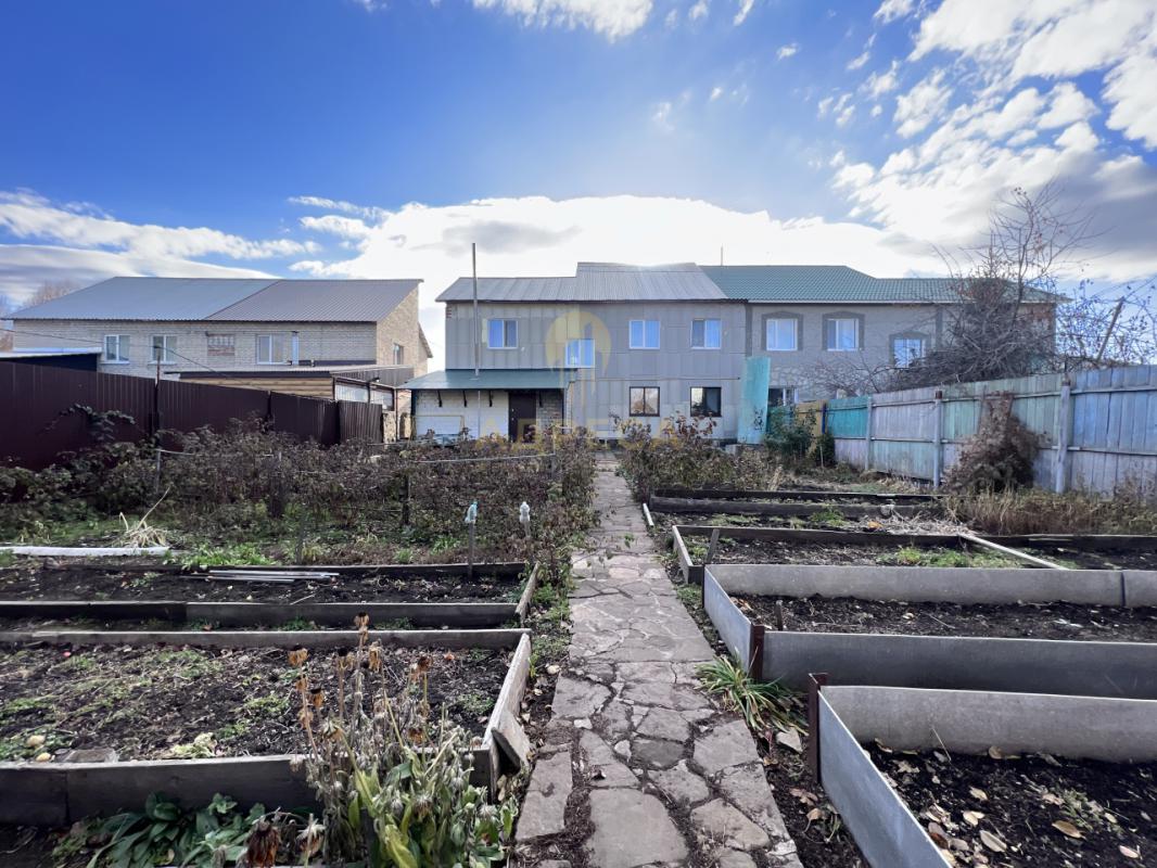 Продаётся 2-х этажный дом с земельным участком площадью 9 соток. - Кувандык