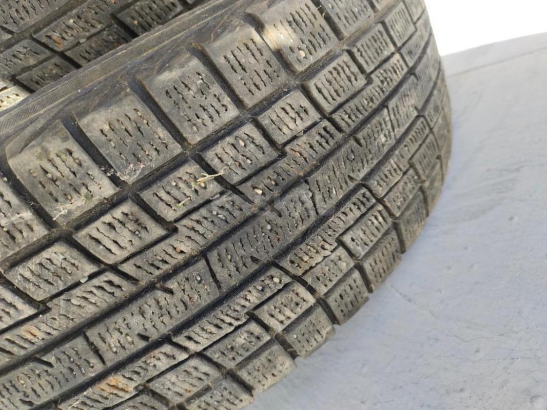 липучка 185/65К15 за 2шт ,,есть латка на одной шине - Новотроицк