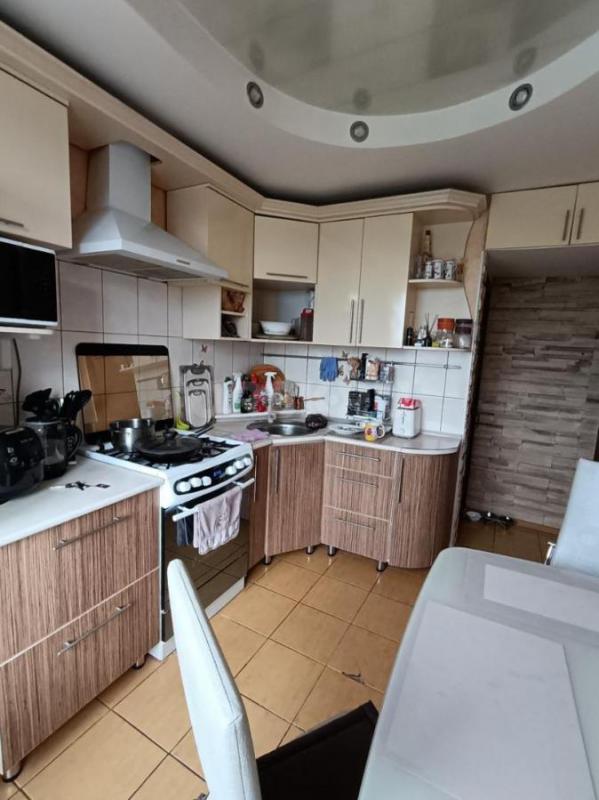 Продаётся прекрасная трёхкомнатная квартира в хорошем районе города! - Орск