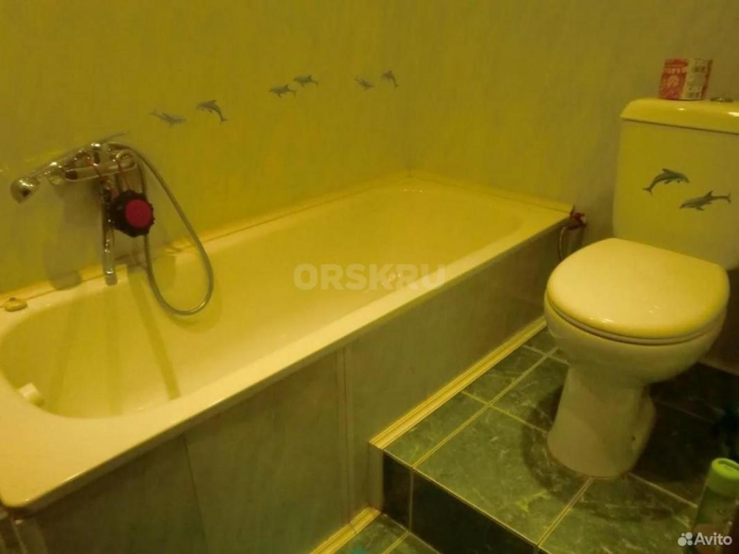 Сдам 1 квартиру в центре 2 этаж в доме старого типа с хорошим ремонтом на длительный срок Семье  чис - Орск