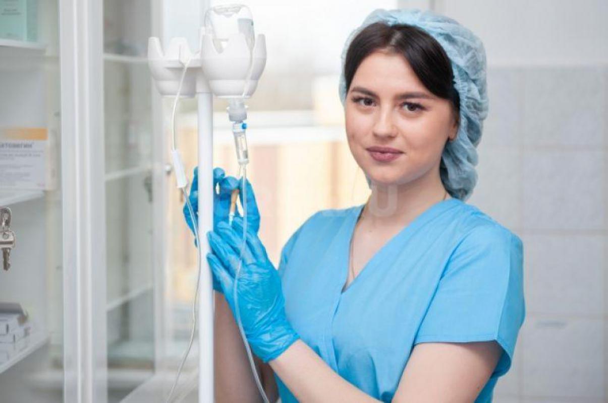 Медицинская сестра высшей категории выполнит внутривенные,внутримышечные инъекции,поставит капельниц - Орск