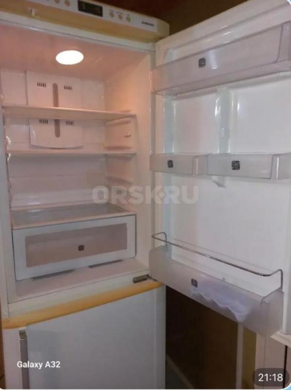 Продам б/у холодильник Samsung RL-33 EASW. - Орск