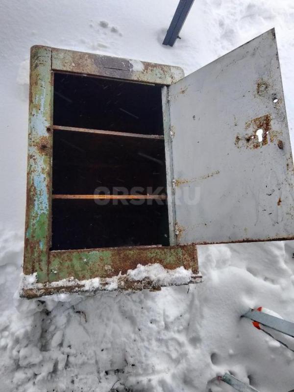 сейф - Адамовка