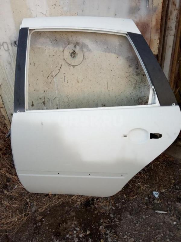Двери на гранту , задняя на Лифтбек, капот белый по 8000. - Орск