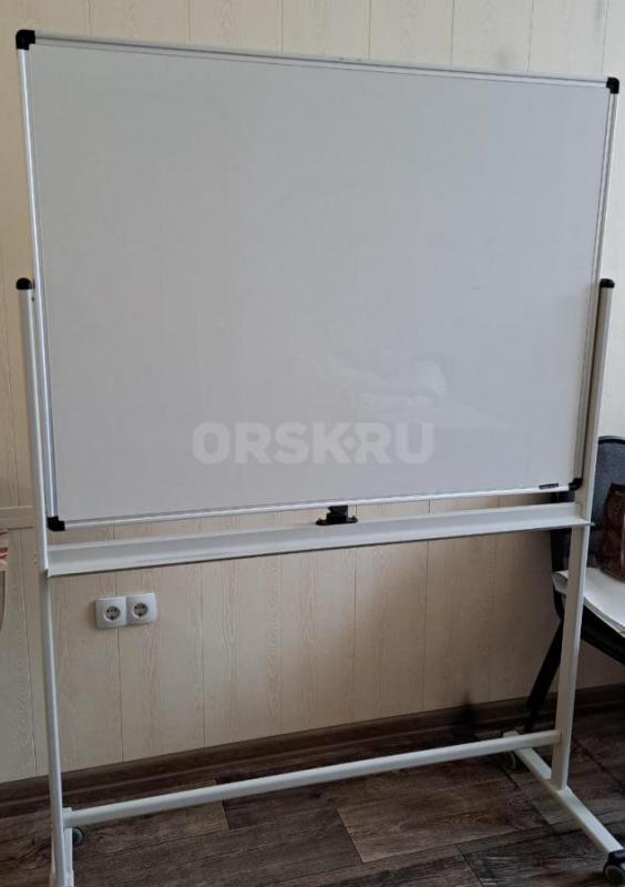 Продам:
Стол письменный, коричневого цвета, размеры: 75*80*120 (высота*ширина*длина)
В хорошем сос - Орск