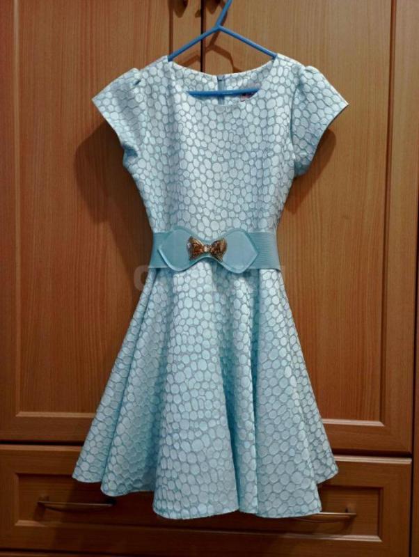 Платье р.40 -900 руб., платья р.146-152 по 900 руб., платья р.135-140 по 500 руб., платье р.129-134 - Орск