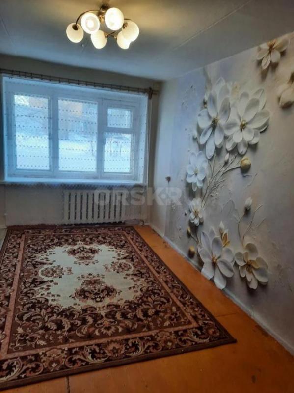 Сдам на длительный срок 3хкомнатную квартиру, частично мебелированную (Орск,Комарова д.20). - Орск