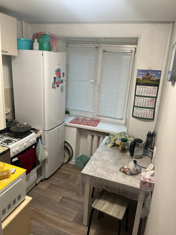 Продам 2х комнатную квартиру на остановке пл. - Новотроицк