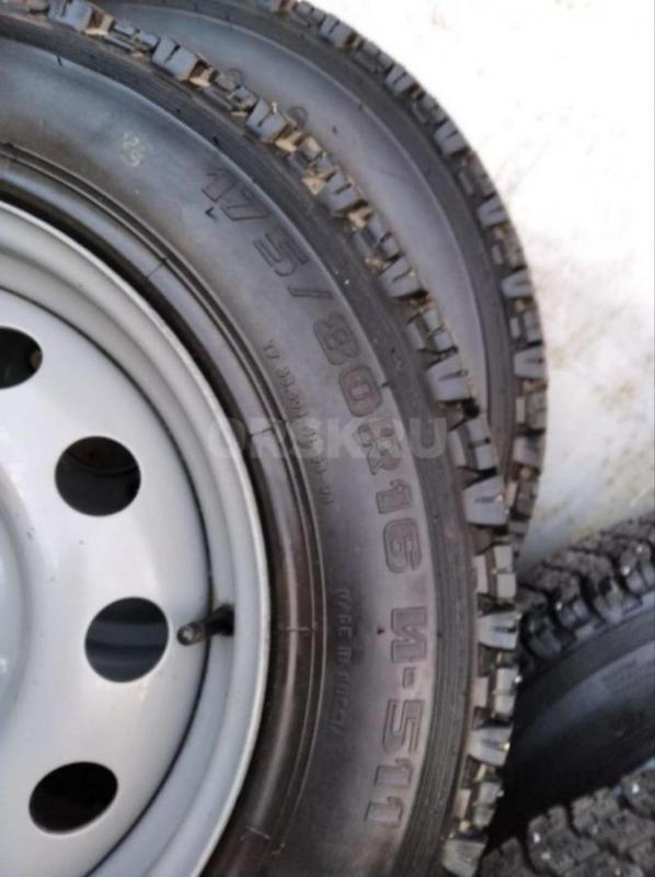 Продам комплект шипованных колес на Ниву,на 16,в отличном состоянии,маленький пробег,без ремонтов. - Орск