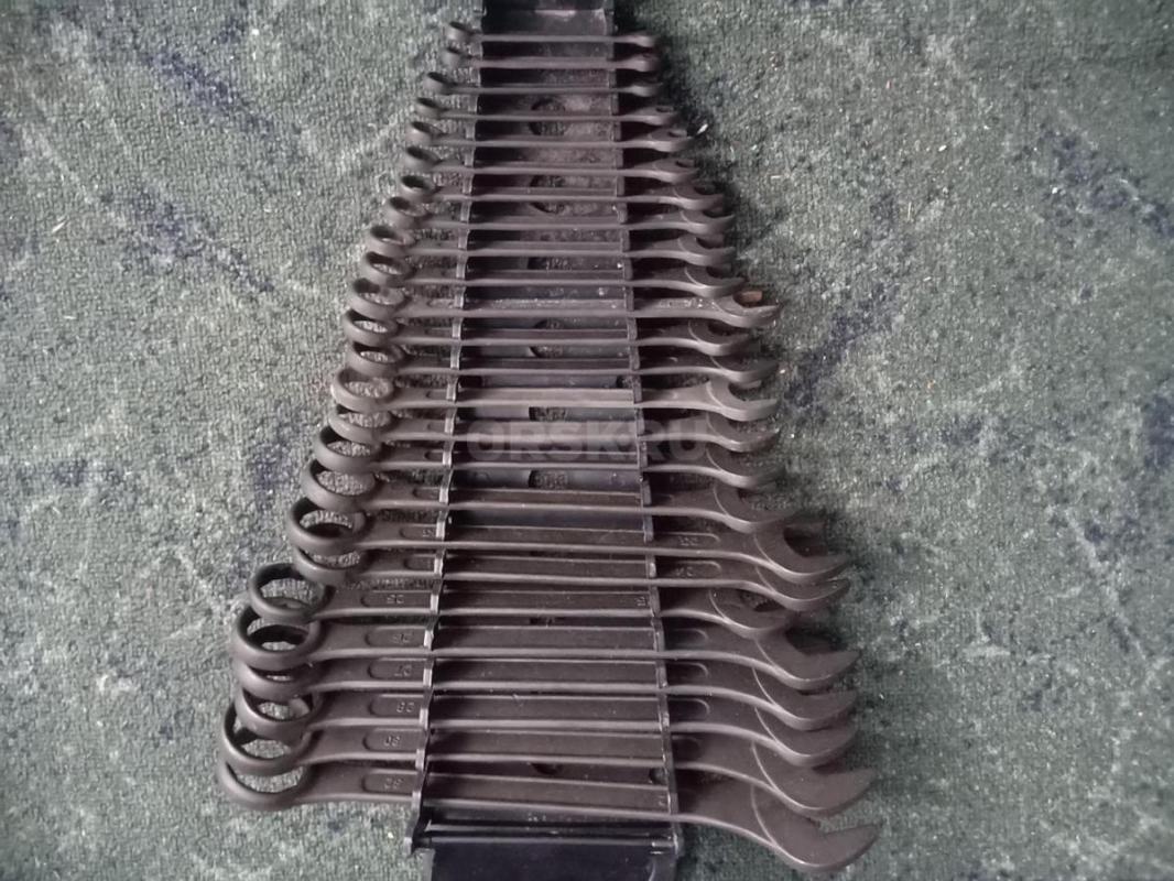 Продам набор ключей 25 шт  "Помощник" в хорошем состоянии. - Орск