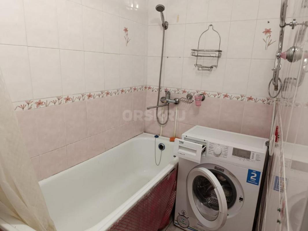 Сдам уютную тёплую двухкомнатную квартиру в районе остановки "Луч". - Орск