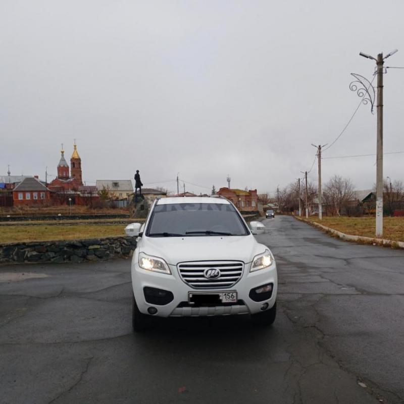 Хорошее состояние, новые шины зимние и летние на дисках,автосигнализация с обратной связью и автопод - Орск