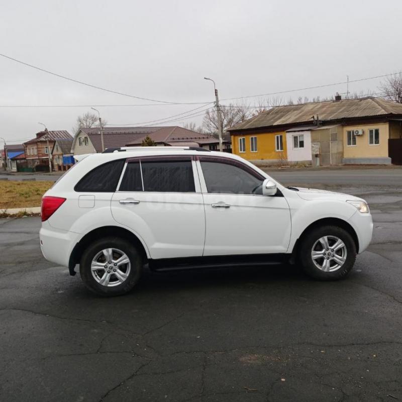 Хорошее состояние, новые шины зимние и летние на дисках,автосигнализация с обратной связью и автопод - Орск