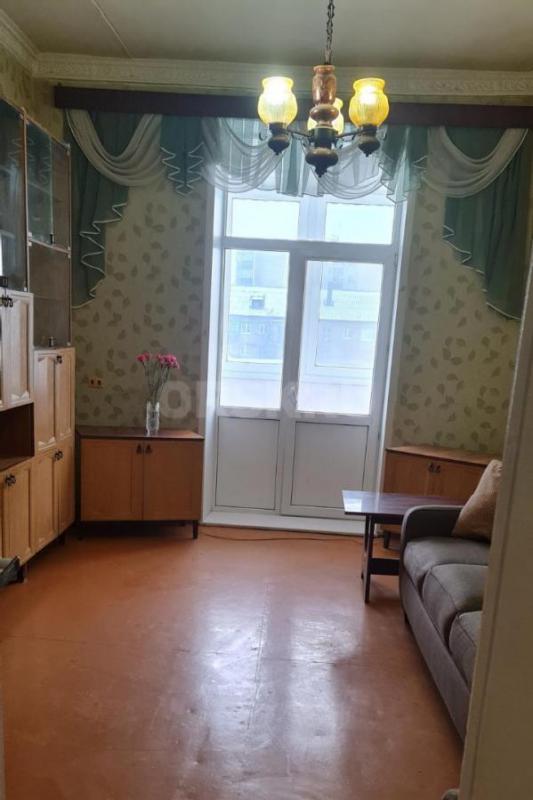 Двухкомнатная квартира старого типа,теплая,светлая,два балкона-во двор и на пер. - Орск