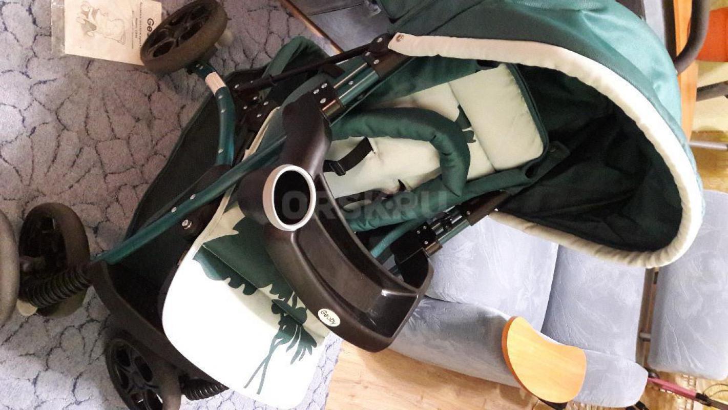 детскую коляску в отличном состоянии, очень удобную в хранении и перевозке - Орск