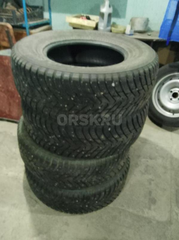 Продам зимнюю резину 245/70/16 - Орск