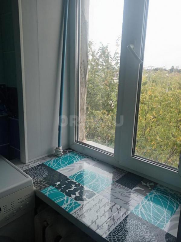 Сдам 2 ком квартиру частично мелебирована на длительный срок. - Орск