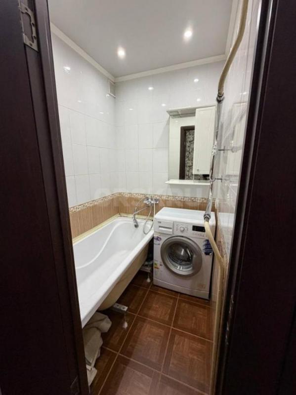 Сдается на длительный срок 2-х комнатная квартира в центре города (ул. - Орск