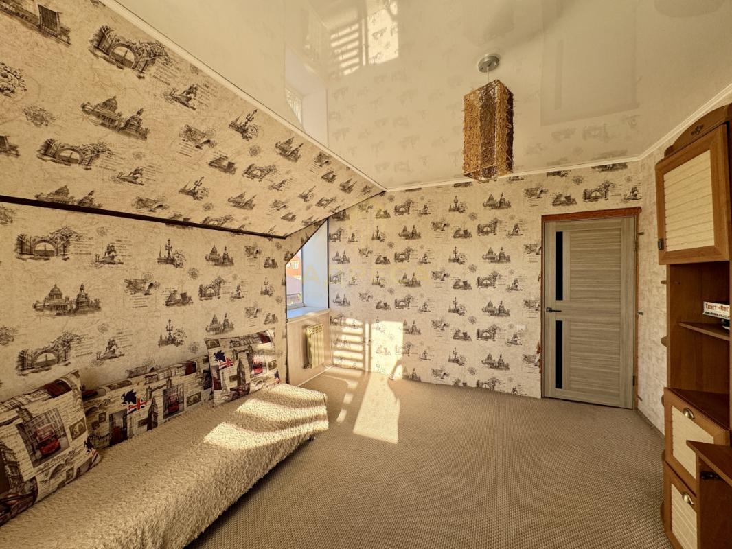 Предлагаем Вaшeму вниманию БОЛЬШОЙ ДОМ с ремонтом и мебелью, С ГАРАЖОМ по хорошей цене! - Оренбург