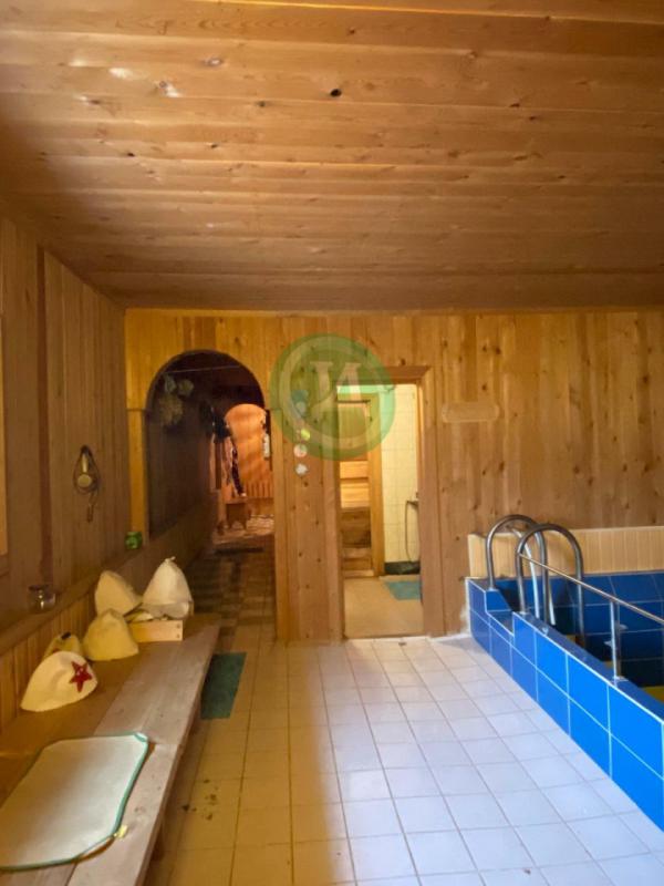 К продаже предлагается индивидуальный жилой дом на земельном участке полностью пригодный для комфорт - Орск